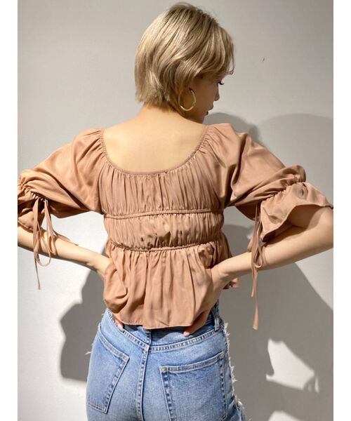 EMODA（エモダ）の「コンパクトギャザーショートトップ（シャツ/ブラウス・レディース・ブラック/ピンク/ブルー/アイボリー/ミント・FREE）」の8枚目の写真