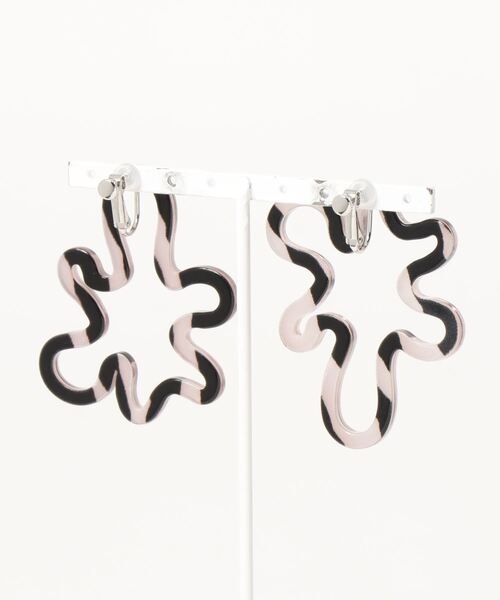 Ein（アイン）の「【Ein】フラワービッグクリアイヤリング（イヤリング・レディース・ブラック/ブラウン/グレー/クリア/ブラウン系その他/ピンク系その他/オレンジ・FREE）」の8枚目の写真