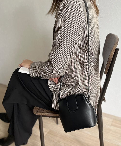 ISOOK(アイスー)の「【ISOOK / アイスー】がま口ショルダーバッグ / ショルダーバッグ ミニバッグ ZOZOTOWN限定(ショルダーバッグ・レディース・レッド/ブラウン/ブラック・FREE)」の19枚目の写真