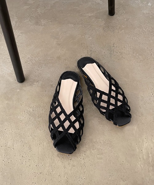 Shelly island（シェリーアイランド）の「クロスメッシュフラットサンダル（サンダル・レディース・ブラック/ベージュ・24.5/23.5）」の4枚目の写真