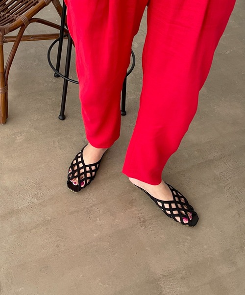 Shelly island（シェリーアイランド）の「クロスメッシュフラットサンダル（サンダル・レディース・ブラック/ベージュ・24.5/23.5）」の19枚目の写真