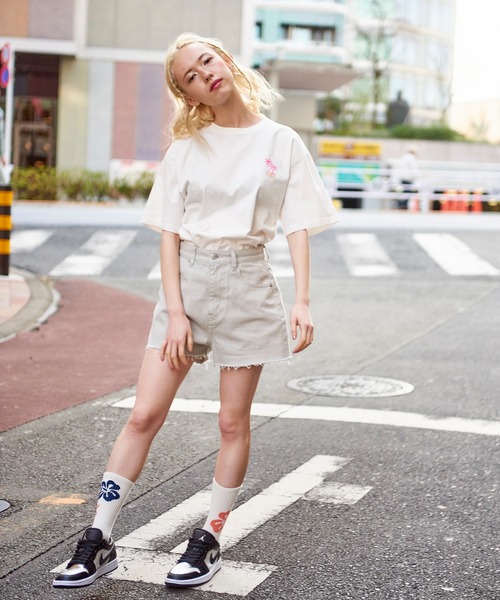 X-girl(エックスガール)の「BASIC HIGH-WAISTED SHORT PANTS(その他パンツ・レディース・ブラック/ライトインディゴブルー/ライトグレー・XS/S/M)」の17枚目の写真
