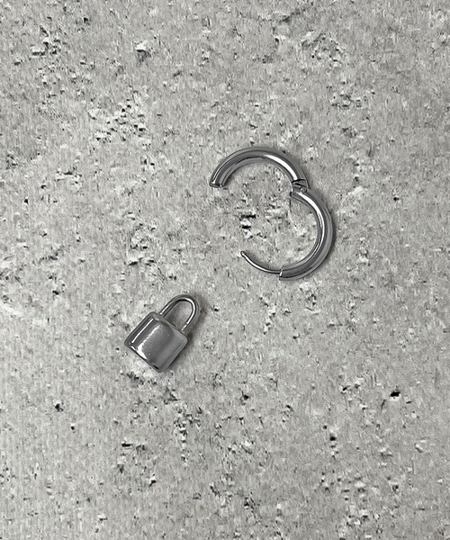 SBG（エスビー）の「SBG 南京錠フープピアス（ピアス（両耳用）・メンズ・シルバー/ゴールド・FREE/#17）」の5枚目の写真