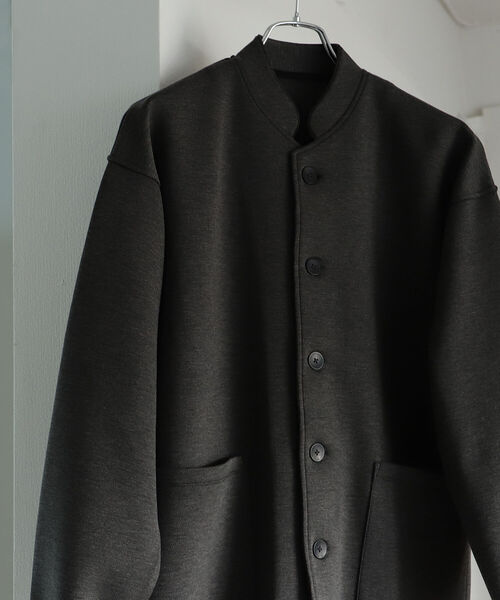BEAMS LIGHTS（ビームスライツ）の「BEAMS LIGHTS / ダンボールニット マンダリンカラージャケット (セットアップ対応/ワンマイルウェア/ルームウェア)（ノーカラージャケット・メンズ・チャコールグレー/ブラック・SMALL/MEDIUM/LARGE）」の3枚目の写真