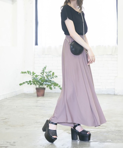 Newlyme（ニューリーミー）の「厚底アソートデザインワンベルトサンダル（サンダル・レディース・ブラックミックス/ブラック×ブラック/ブラック/ブラック×ホワイト・23cm/24.5cm/24cm/23.5cm）」の6枚目の写真