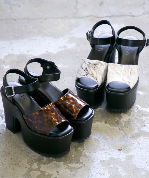 Newlyme（ニューリーミー）の「厚底アソートデザインワンベルトサンダル（サンダル・レディース・ブラックミックス/ブラック×ブラック/ブラック/ブラック×ホワイト・23cm/24.5cm/24cm/23.5cm）」の9枚目の写真