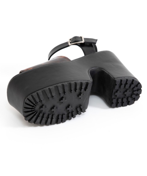 Newlyme（ニューリーミー）の「厚底アソートデザインワンベルトサンダル（サンダル・レディース・ブラックミックス/ブラック×ブラック/ブラック/ブラック×ホワイト・23cm/24.5cm/24cm/23.5cm）」の14枚目の写真