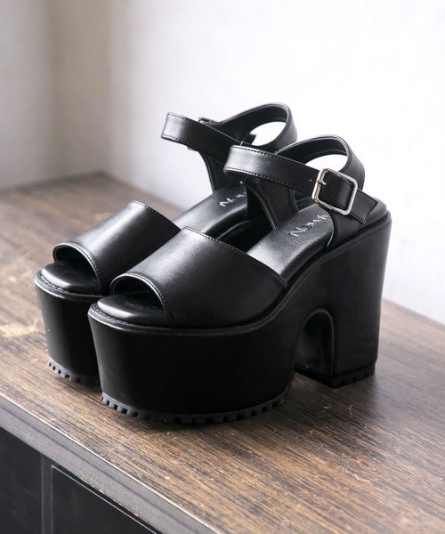 Newlyme（ニューリーミー）の「厚底アソートデザインワンベルトサンダル（サンダル・レディース・ブラックミックス/ブラック×ブラック/ブラック/ブラック×ホワイト・23cm/24.5cm/24cm/23.5cm）」の19枚目の写真