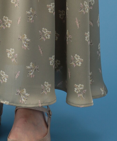 ME COUTURE(ミークチュール)の「ブライトフローラスカート(スカート・レディース・ベージュ/オリーブ・0/1)」の8枚目の写真