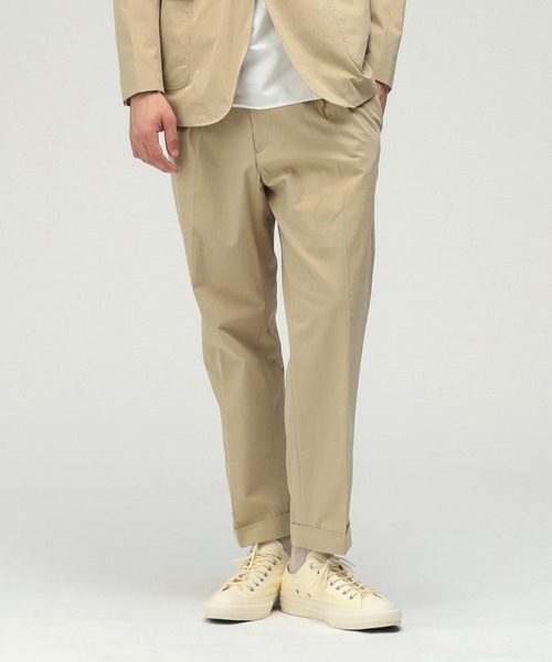 BEAMS PLUS(ビームスプラス)の「1 Pleat Travel Comfort Cloth(スラックス・メンズ・チャコールグレー/ベージュ・SMALL/MEDIUM/LARGE/X-LARGE)」の1枚目の写真