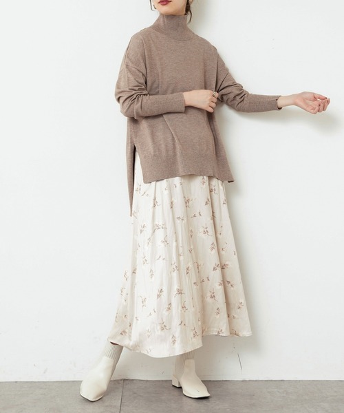 natural couture(ナチュラルクチュール)の「オリジナルフラワーパターンフレアスカート(スカート・レディース・ブラック/パープル/アイボリー・FREE)」の16枚目の写真