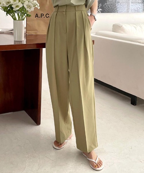 KOR（ケーオーアール）の「センタープレス ハイウエスト ストレートワイドスラックス（スラックス・レディース・ベージュ/ブルー/グリーン・S/M/L）」の13枚目の写真