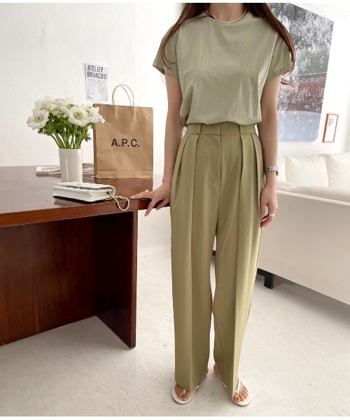 KOR（ケーオーアール）の「センタープレス ハイウエスト ストレートワイドスラックス（スラックス・レディース・ベージュ/ブルー/グリーン・S/M/L）」の7枚目の写真