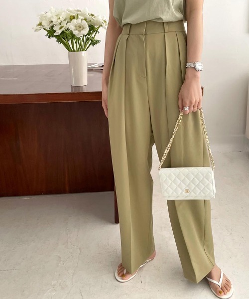 KOR（ケーオーアール）の「センタープレス ハイウエスト ストレートワイドスラックス（スラックス・レディース・ベージュ/ブルー/グリーン・S/M/L）」の4枚目の写真