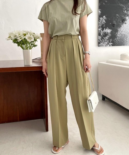 KOR（ケーオーアール）の「センタープレス ハイウエスト ストレートワイドスラックス（スラックス・レディース・ベージュ/ブルー/グリーン・S/M/L）」の6枚目の写真