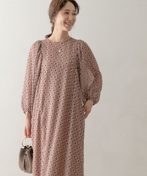 F by ROSSO（エフバイロッソ）の「F by ROSSO　フラワープリントボリュームスリーブワンピース（ワンピース・レディース・ブラック/ベージュ/マスタード・FREE）」の15枚目の写真