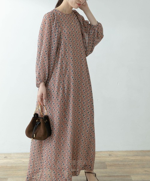 F by ROSSO（エフバイロッソ）の「F by ROSSO　フラワープリントボリュームスリーブワンピース（ワンピース・レディース・ブラック/ベージュ/マスタード・FREE）」の5枚目の写真