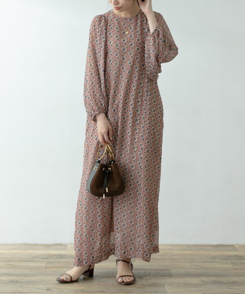 F by ROSSO（エフバイロッソ）の「F by ROSSO　フラワープリントボリュームスリーブワンピース（ワンピース・レディース・ブラック/ベージュ/マスタード・FREE）」の22枚目の写真