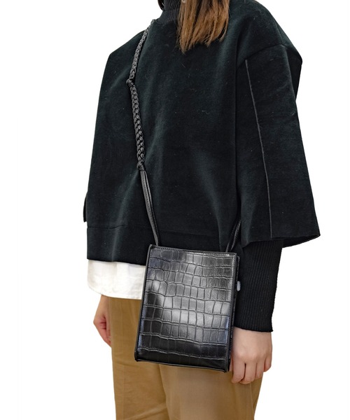 VEENA 1921（ヴィーナ）の「【VEENA 1921/ヴィーナ】ショルダーバッグ スクエア ポーチショルダー（ショルダーバッグ・レディース・ホワイト/ブラック/ブラック系その他/ベージュ系その他・FREE）」の3枚目の写真