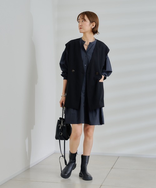 DouDou(ドゥドゥ)の「2WAY切替ギャザーチュニック(シャツ/ブラウス・レディース・チャコールグレー/オフホワイト/グリーン・FREE)」の3枚目の写真