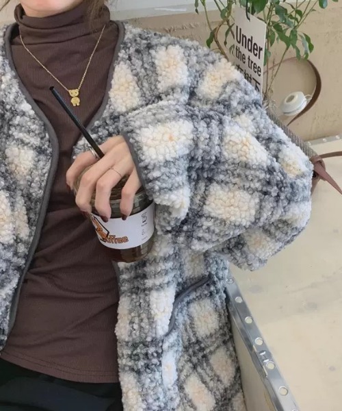 ACT（アクト）の「チェック柄 ノーカラーフリースジャケット（ノーカラージャケット・レディース・ホワイト×グレー・M/L/2XL/XL）」の15枚目の写真