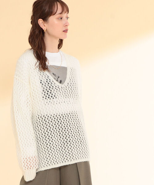 Ray BEAMS（レイビームス）の「Ray BEAMS / メッシュアミ Vネック ニット（ニット/セーター・レディース・ホワイト/オレンジ・ONE SIZE）」の5枚目の写真