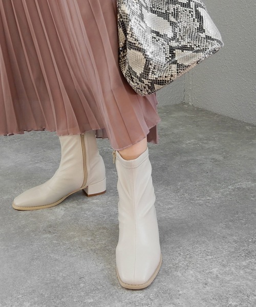 minia（ミニア）の「4cmローヒールのスクエアストレッチブーツ/ショートブーツ　◆（ブーツ・レディース・ブラック/ダークブラウン/アイボリー・LL/S/M/L）」の12枚目の写真