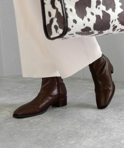 minia（ミニア）の「4cmローヒールのスクエアストレッチブーツ/ショートブーツ　◆（ブーツ・レディース・ブラック/ダークブラウン/アイボリー・LL/S/M/L）」の4枚目の写真