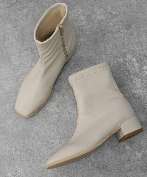 minia（ミニア）の「4cmローヒールのスクエアストレッチブーツ/ショートブーツ　◆（ブーツ・レディース・ブラック/ダークブラウン/アイボリー・LL/S/M/L）」の7枚目の写真