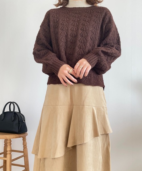 Amourire（アムリール）の「【yumi.コラボ】透かし編みラウンドヘムニットPO（ニット/セーター・レディース・ダークブラウン/アイボリー・M）」の10枚目の写真