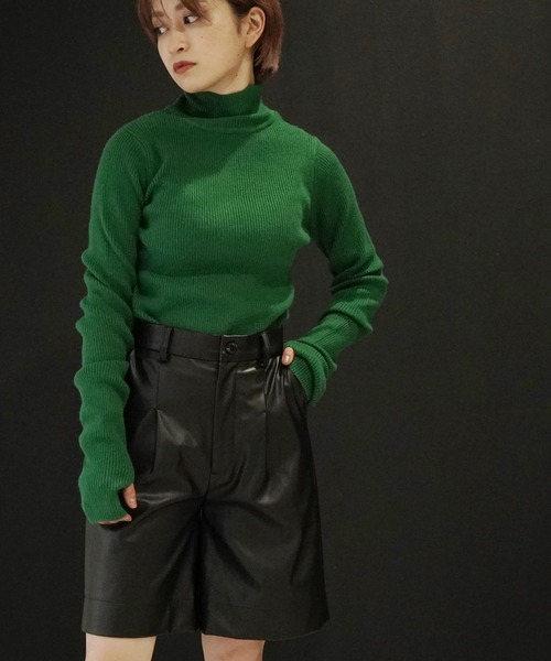 AULI(アウリィ)の「【低身長向けサイズ】フェイクレザーハーフパンツ(その他パンツ・レディース・ブラック/アイボリー/グリーン・SMALL/X-SMALL)」の14枚目の写真