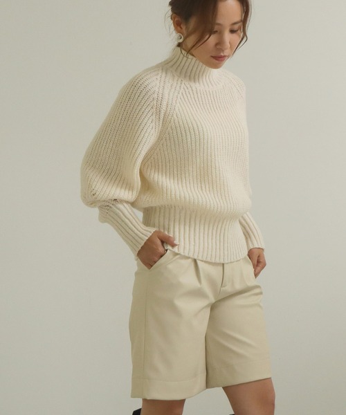 AULI(アウリィ)の「【低身長向けサイズ】フェイクレザーハーフパンツ(その他パンツ・レディース・ブラック/アイボリー/グリーン・SMALL/X-SMALL)」の6枚目の写真