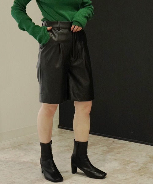 AULI(アウリィ)の「【低身長向けサイズ】フェイクレザーハーフパンツ(その他パンツ・レディース・ブラック/アイボリー/グリーン・SMALL/X-SMALL)」の16枚目の写真