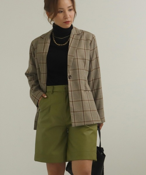 AULI(アウリィ)の「【低身長向けサイズ】フェイクレザーハーフパンツ(その他パンツ・レディース・ブラック/アイボリー/グリーン・SMALL/X-SMALL)」の5枚目の写真