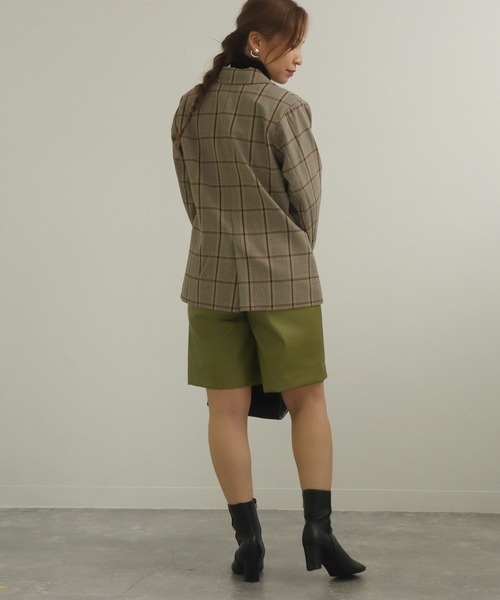 AULI(アウリィ)の「【低身長向けサイズ】フェイクレザーハーフパンツ(その他パンツ・レディース・ブラック/アイボリー/グリーン・SMALL/X-SMALL)」の11枚目の写真