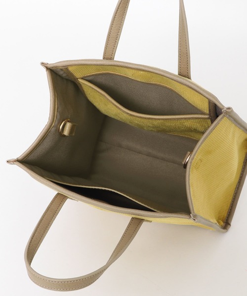 URBAN RESEARCH DOORS（アーバンリサーチドアーズ）の「コーデュロイパイピング2WAYバッグ（ショルダーバッグ・レディース・ダークブラウン/イエロー系その他・ONE）」の6枚目の写真