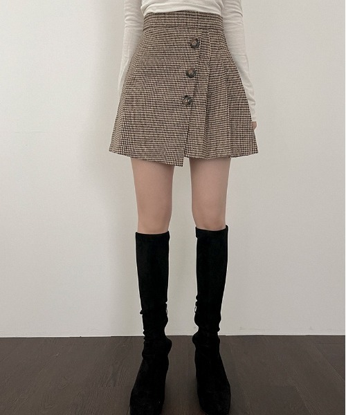 BEIDELLI（ベイデリー）の「[BELLIDE MADE] チェックアンバランスプリーツミニスカート（スカート・レディース・ブラック/ブラウン・SMALL/MEDIUM）」の4枚目の写真