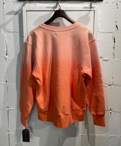 LES TIEN(レスティエン)の「LES TIEN(レス ティエン)グラデーションクルースウェット(スウェット・メンズ・ブラック/オレンジ・MEDIUM/LARGE/X-LARGE)」の3枚目の写真