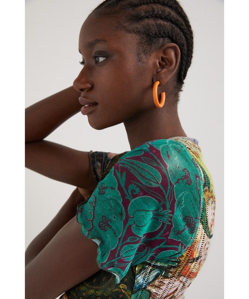 Desigual(デシグアル)の「芸術作品 テクスチャーTシャツ(Tシャツ/カットソー・レディース・グリーン・XL/S/L/M/XS)」の6枚目の写真