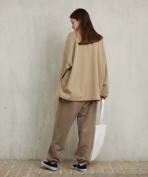 flaner(フラネ)の「Over size long tee / オーバーサイズロンT【ユニセックス対応】(Tシャツ/カットソー・レディース・ホワイト/ベージュ/グレー/ブラック/チャコールグレー・MEDIUM/LARGE)」の20枚目の写真