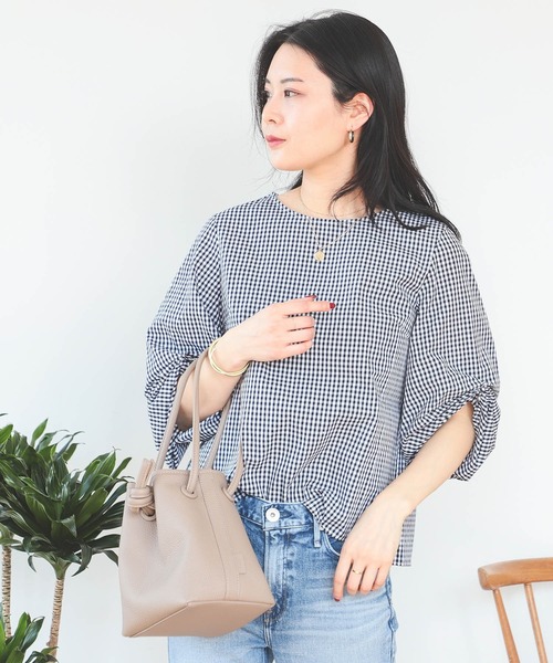 BEAMS HEART(ビームスハート)の「BEAMS HEART / 袖ボリュームタック ブラウス(シャツ/ブラウス・レディース・オフホワイト/ストライプ/チェック/ネイビー/その他4/インディゴブルー/その他3/ホワイト系その他5・FREE)」の6枚目の写真