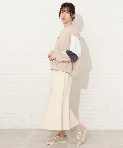 Cutie Blonde（キューティーブロンド）の「◆【S-M】袖配色切替プルオーバー（スウェット・レディース・ブラック系4/ベージュ系4/ピンク系・01/02）」の18枚目の写真