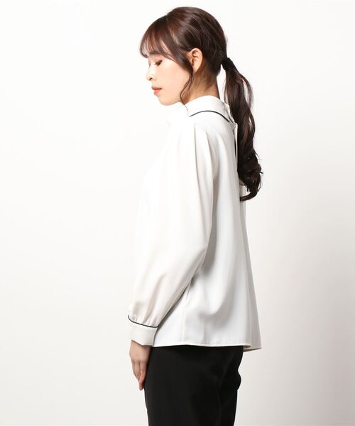 PICCIN（ピッチン）の「スタンドカラーパイピングブラウス（シャツ/ブラウス・レディース・オフホワイト・M）」の2枚目の写真