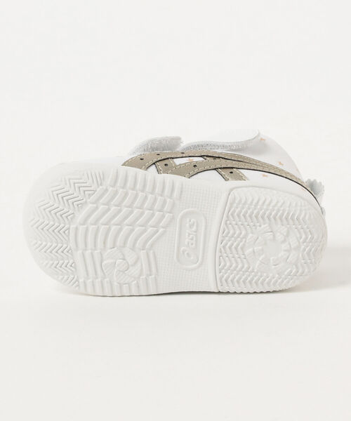 こども ビームス（コドモビームス）の「ASICS / アミュレファースト SL（11.5～13.5cm）（スニーカー・キッズ・ホワイト/ゴールド・12/13/12.5/13.5/11.5）」の20枚目の写真