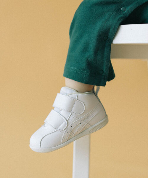 こども ビームス（コドモビームス）の「ASICS / アミュレファースト SL（11.5～13.5cm）（スニーカー・キッズ・ホワイト/ゴールド・12/13/12.5/13.5/11.5）」の17枚目の写真