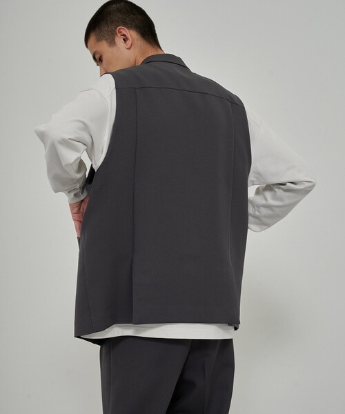 CITY TOKYO（シティトウキョウ）の「カーブドエッジテーラードベスト（テーラードジャケット・メンズ・ブラック/ダークグレー/ダークブルー・1/2）」の11枚目の写真