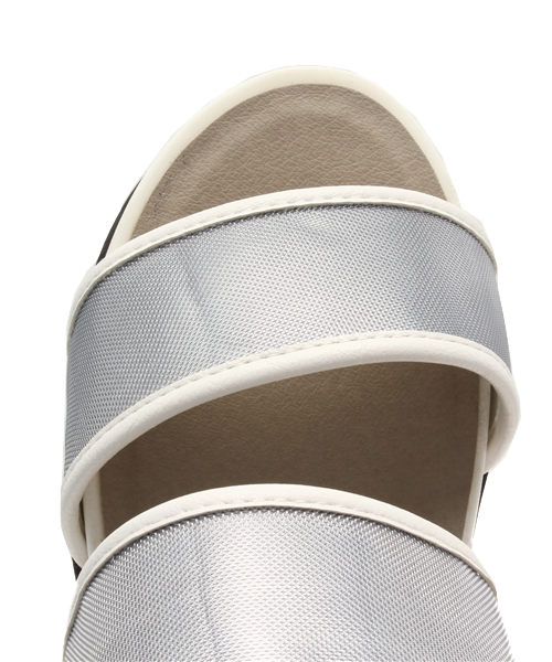 WEGO（ウィゴー）の「WEGO/メッシュサンダル（サンダル・レディース・ホワイト/ブラック・LARGE/MEDIUM）」の7枚目の写真