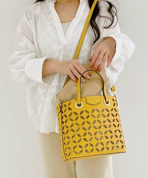 Samantha Thavasa（サマンサタバサ）の「ポーチ付き パンチングトートバッグ（トートバッグ・レディース・イエロー/レッド/オフホワイト/ブラック・FREE）」の7枚目の写真