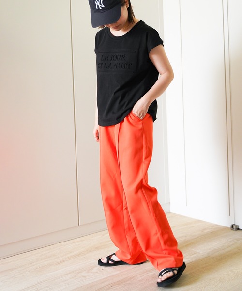 VENCEEXCHANGE（ヴァンスエクスチェンジ）の「エンボス加工Tシャツ（Tシャツ/カットソー・レディース・オフホワイト/ブラック/ベージュ/グリーン/ブルー・FREE）」の17枚目の写真