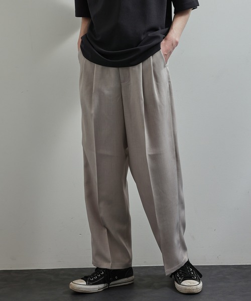 JUNRED(ジュンレッド)の「ソフトウィンドドレープワイドパンツ(スラックス・メンズ・ブラック系その他/チャコールグレー/ベージュ系その他/グリーン・S/M/L)」の1枚目の写真